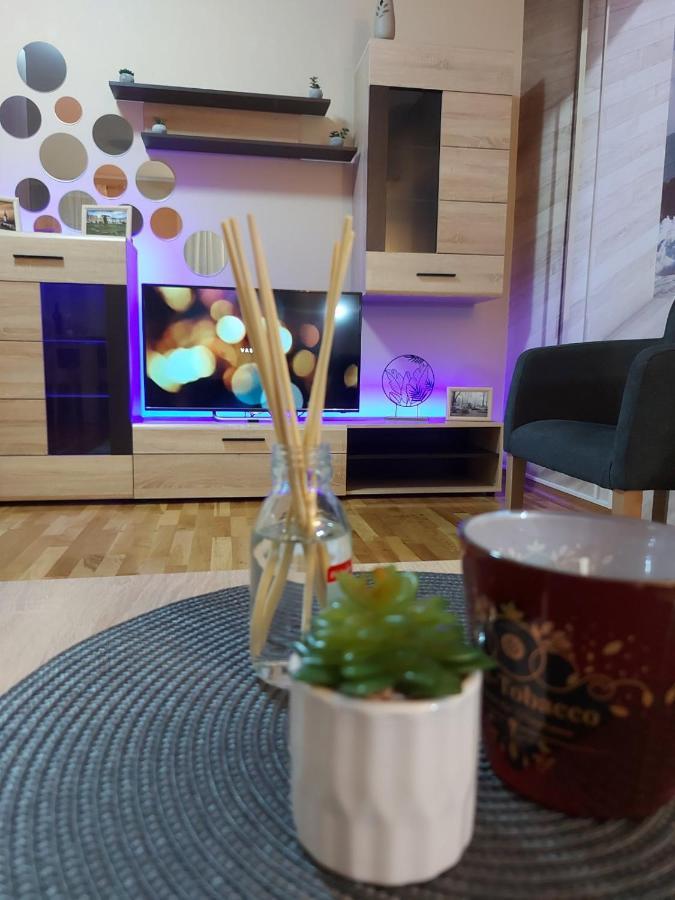 Apartman Espresso Sa Parkingom Сремська Митровиця Екстер'єр фото