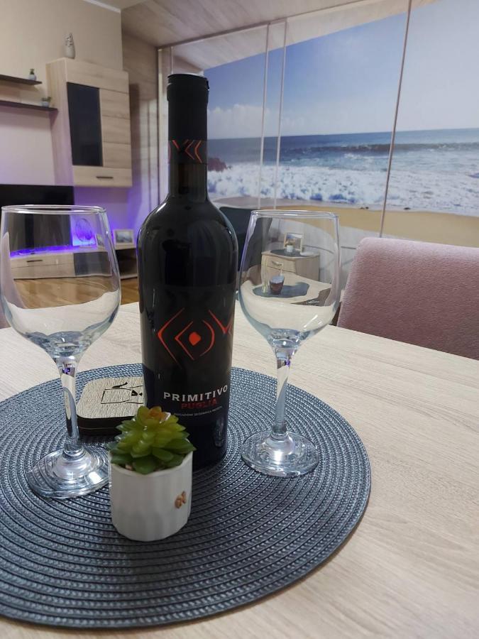 Apartman Espresso Sa Parkingom Сремська Митровиця Екстер'єр фото