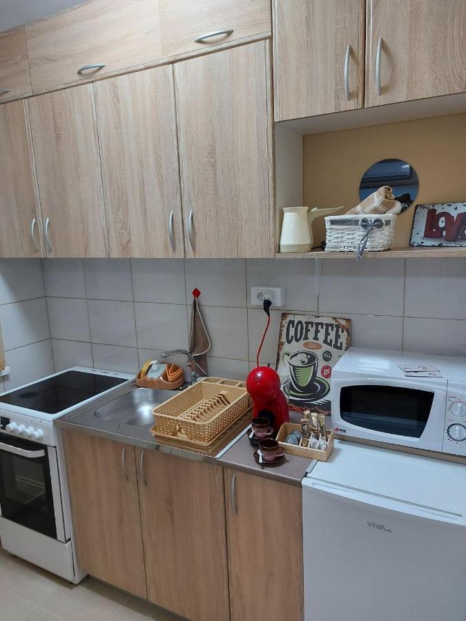 Apartman Espresso Sa Parkingom Сремська Митровиця Екстер'єр фото