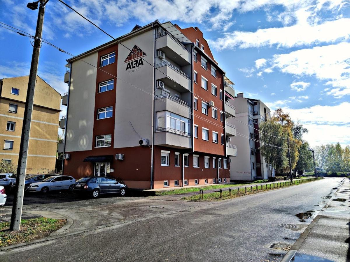 Apartman Espresso Sa Parkingom Сремська Митровиця Екстер'єр фото