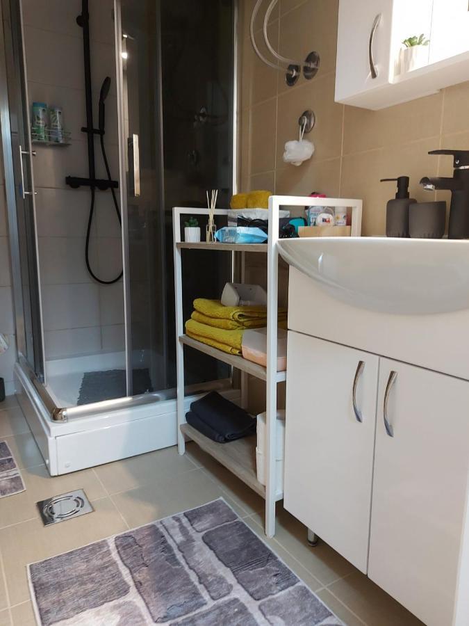 Apartman Espresso Sa Parkingom Сремська Митровиця Екстер'єр фото