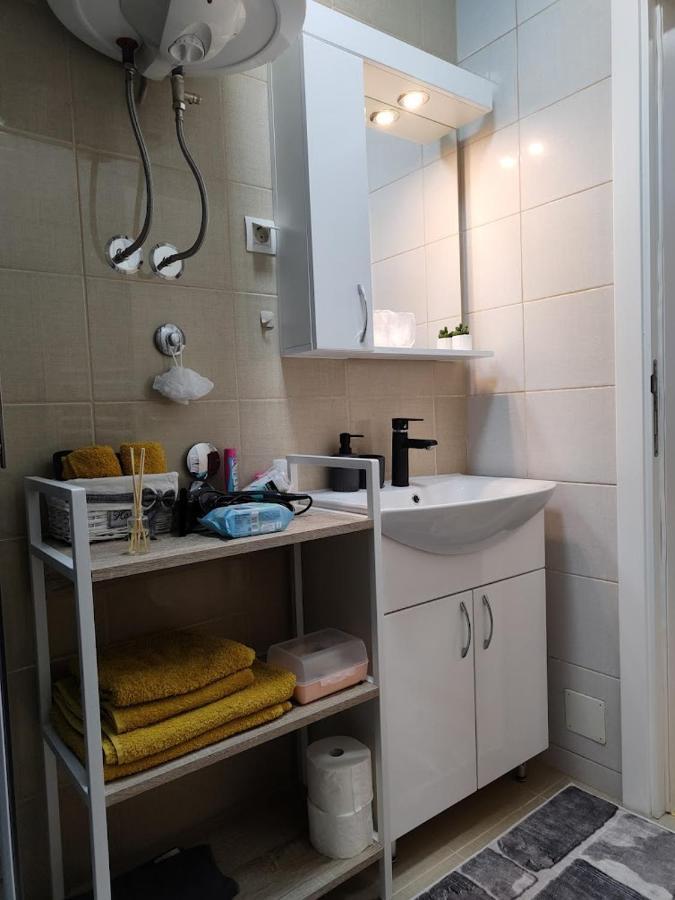 Apartman Espresso Sa Parkingom Сремська Митровиця Екстер'єр фото